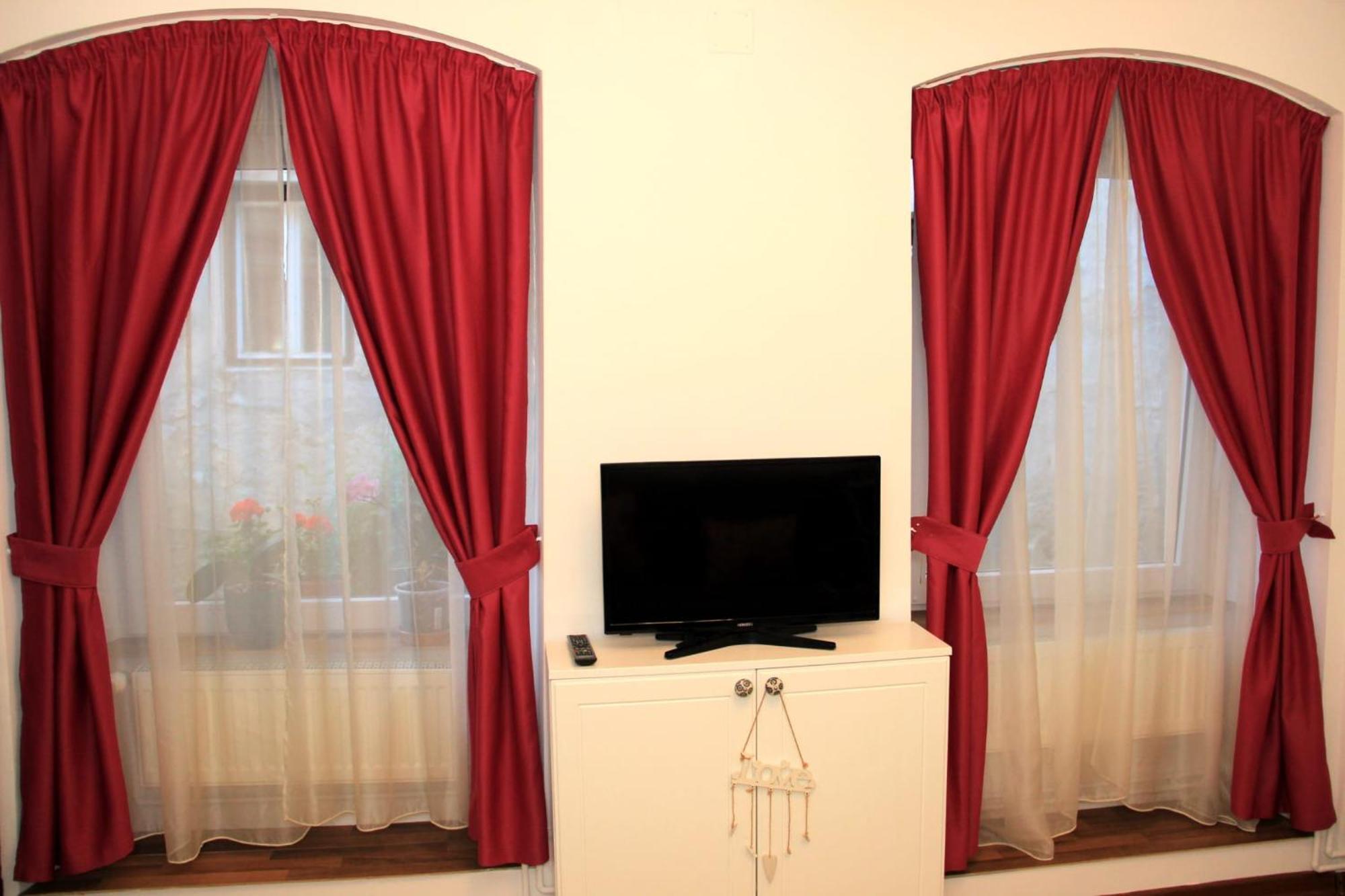John Residence Apartment Brasov With Parking Option エクステリア 写真