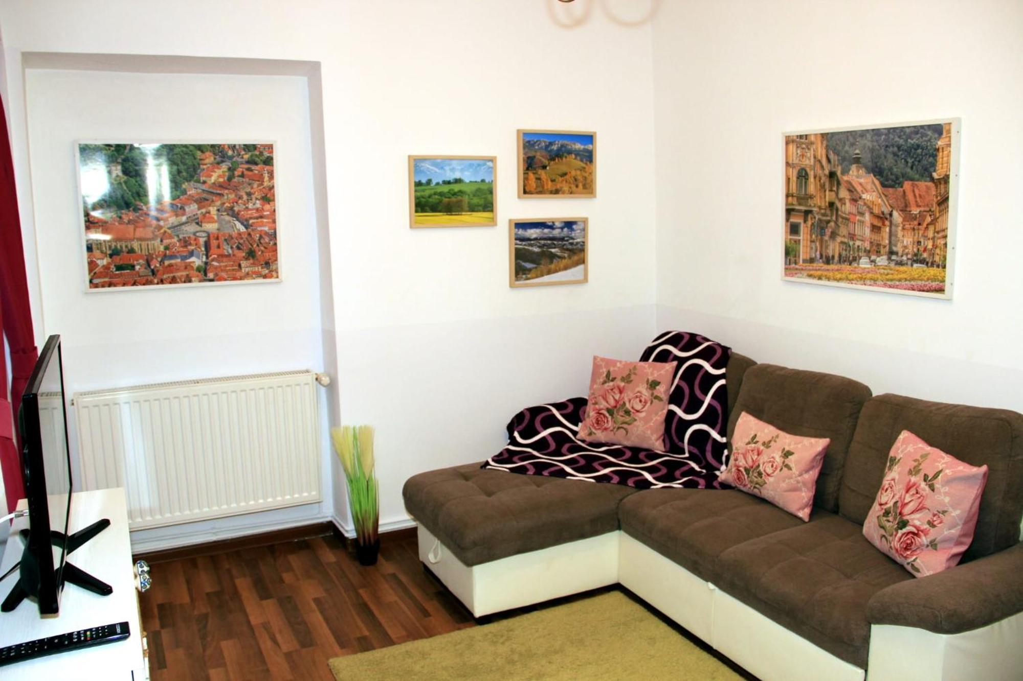 John Residence Apartment Brasov With Parking Option エクステリア 写真
