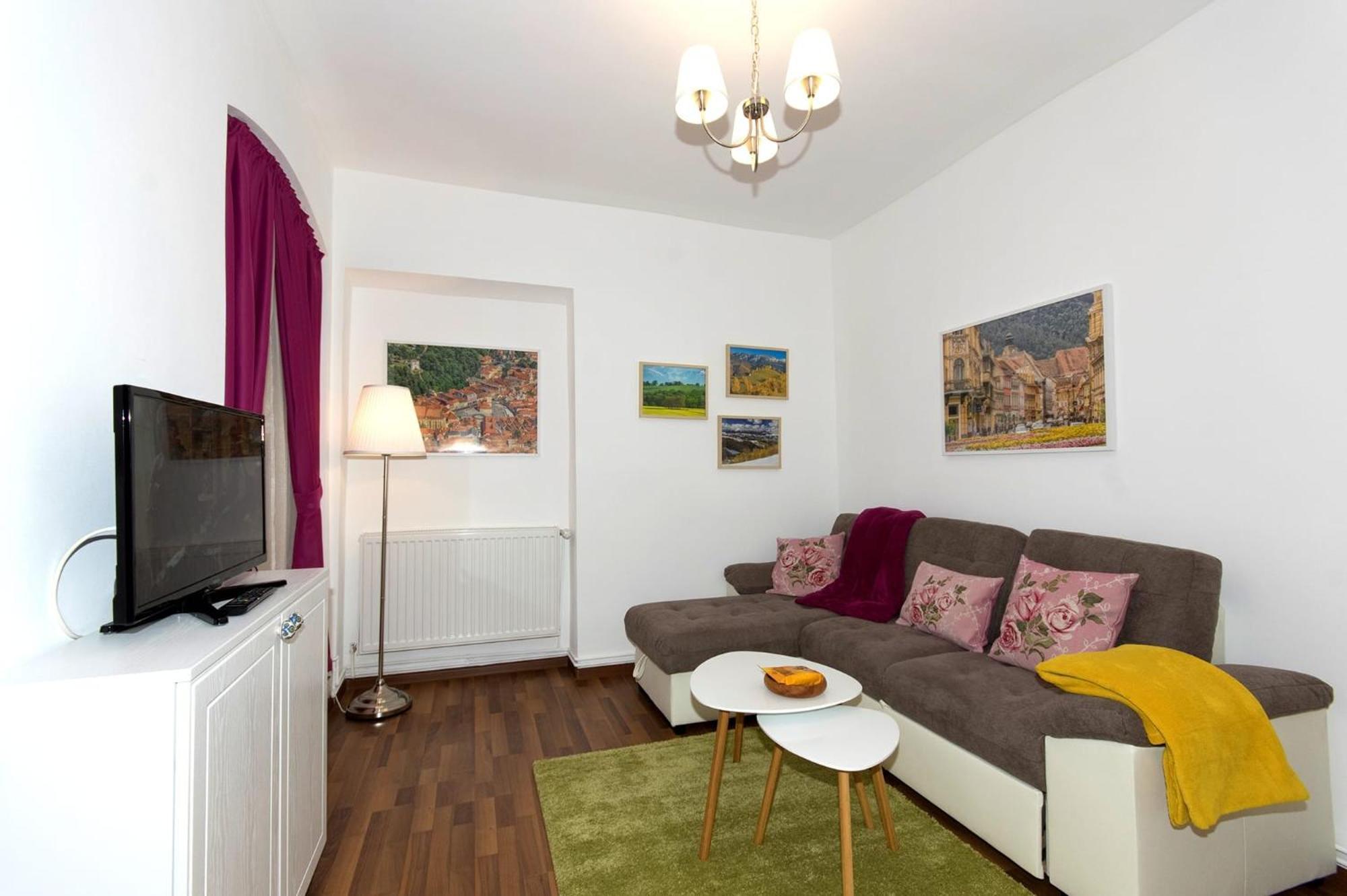 John Residence Apartment Brasov With Parking Option エクステリア 写真
