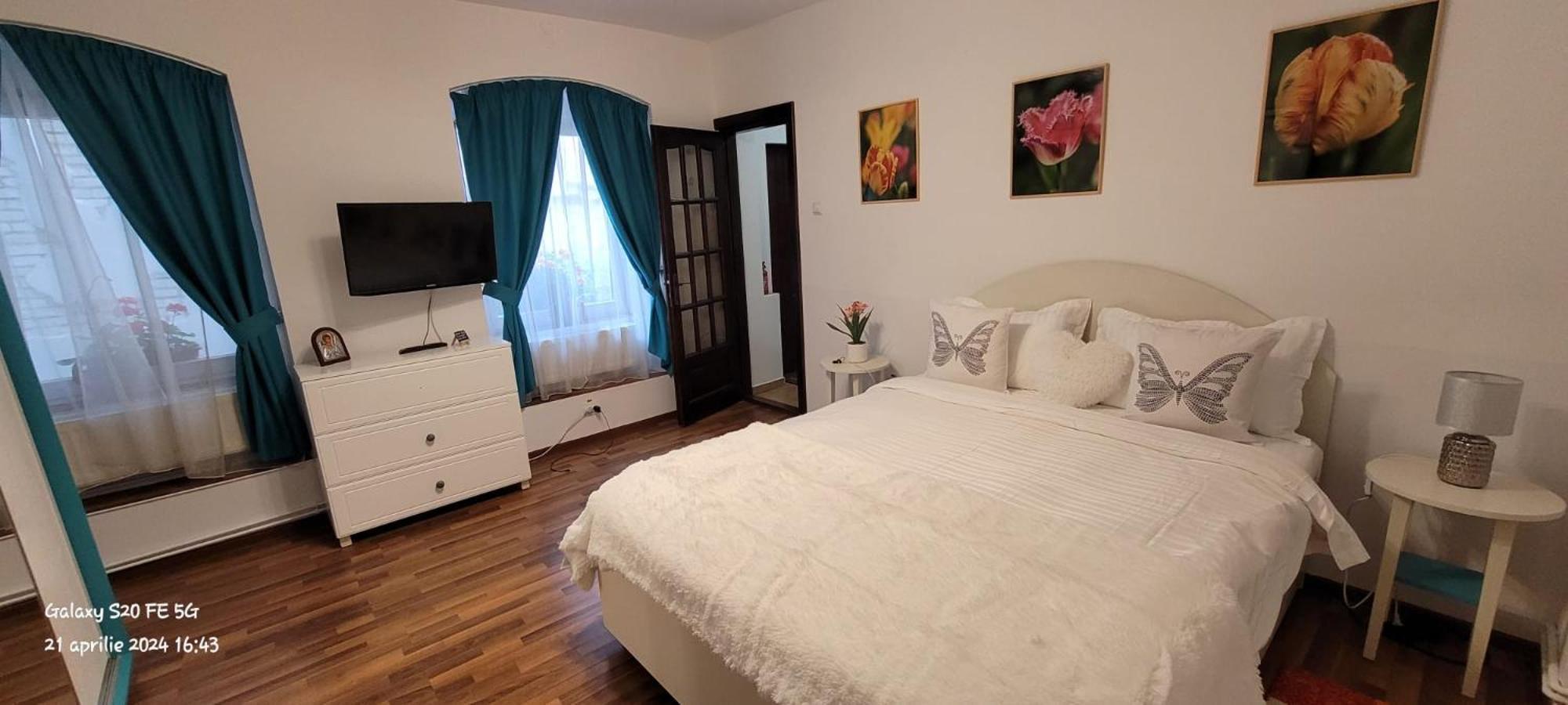 John Residence Apartment Brasov With Parking Option エクステリア 写真