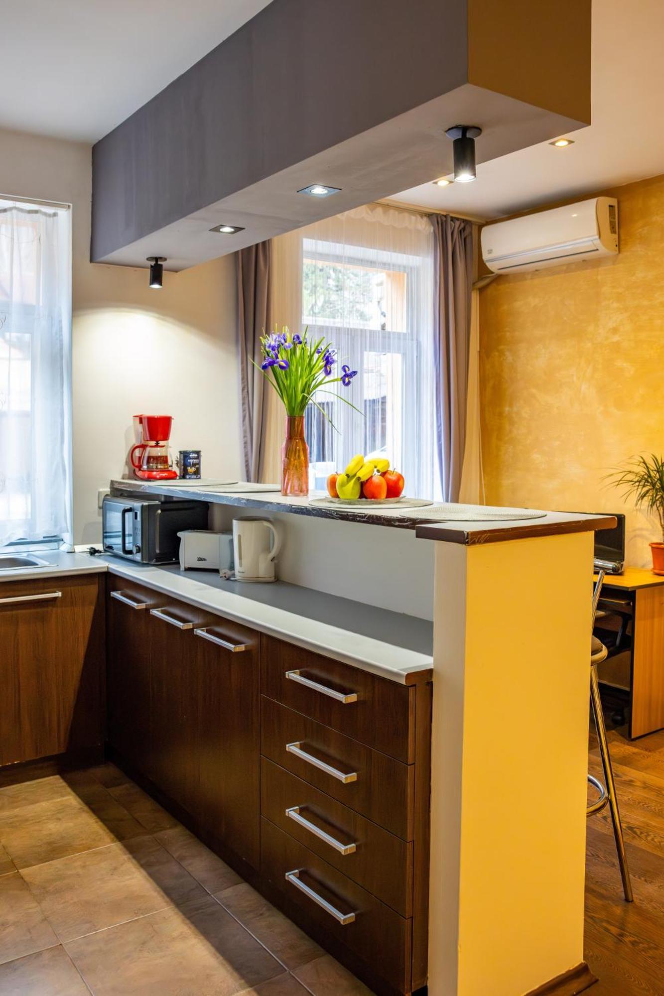 John Residence Apartment Brasov With Parking Option エクステリア 写真